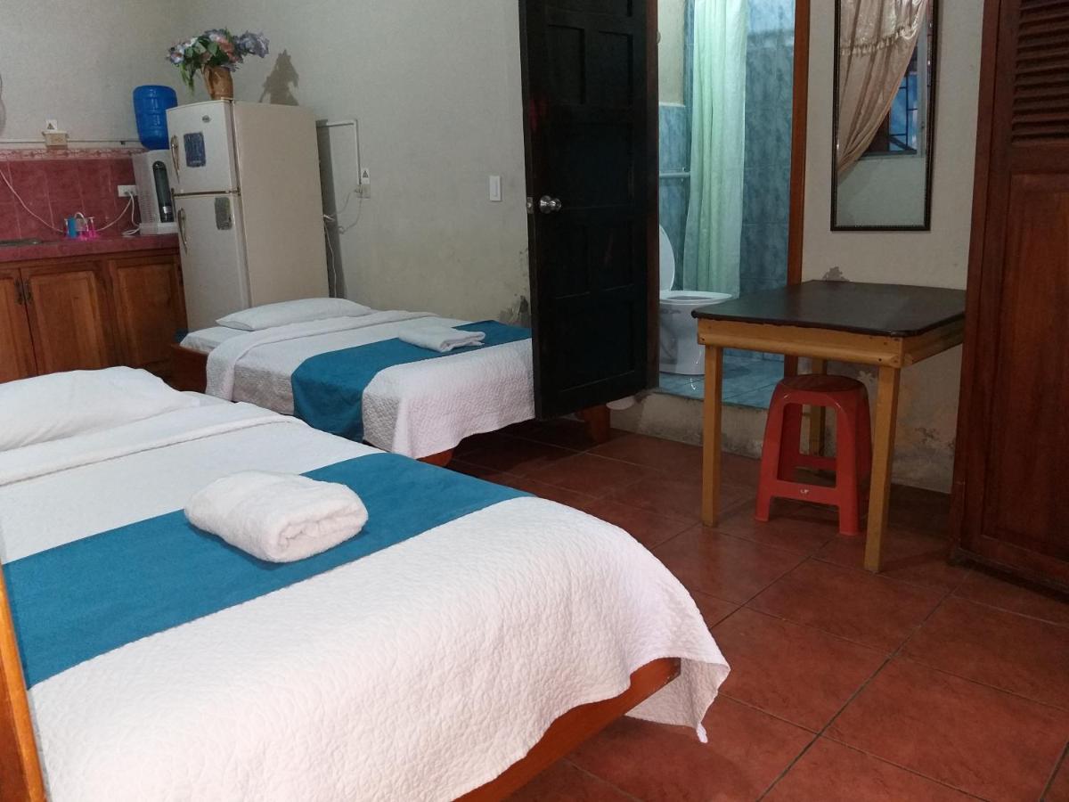 Hostal Miconia Puerto Ayora  Eksteriør billede
