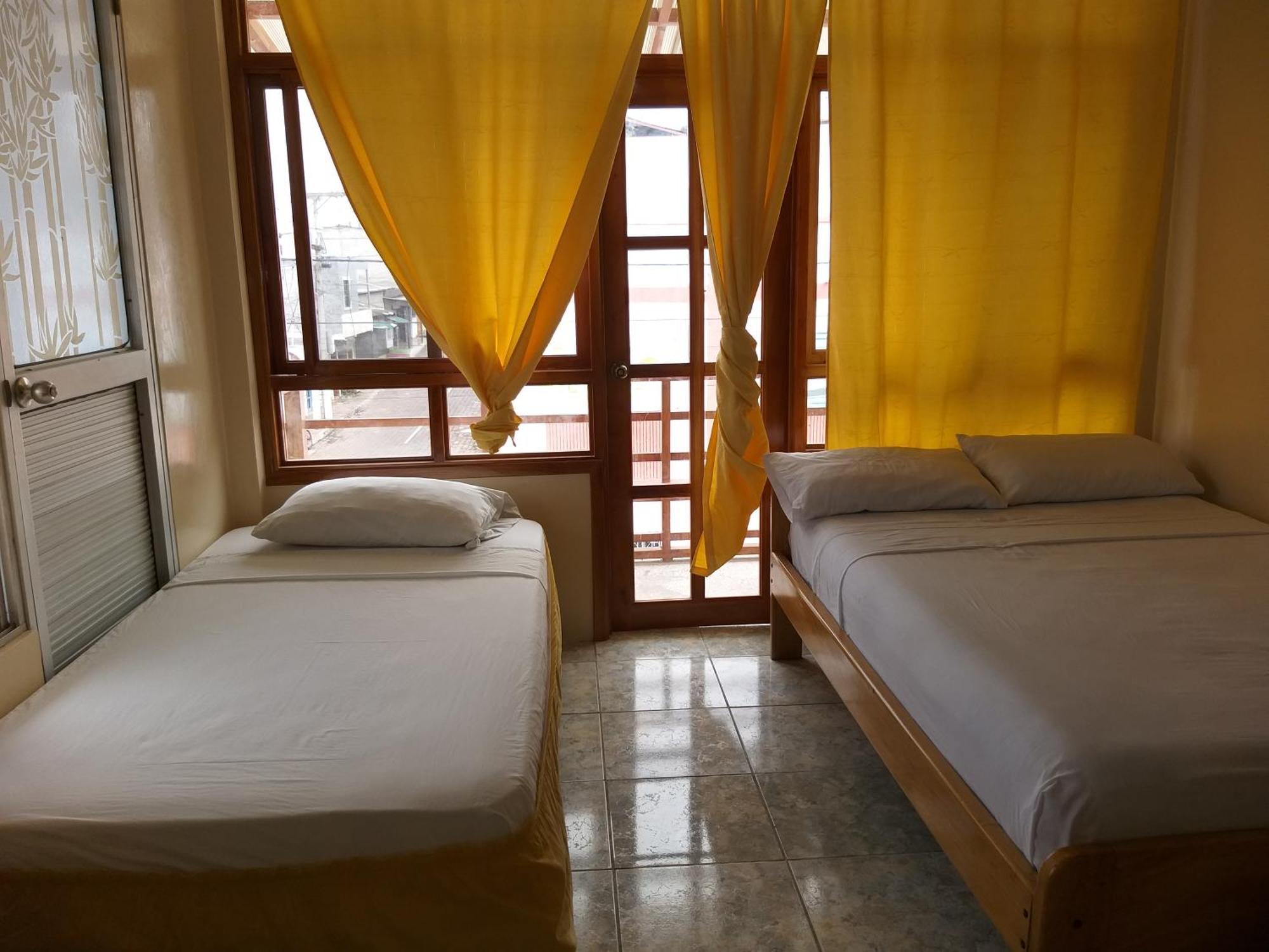 Hostal Miconia Puerto Ayora  Værelse billede