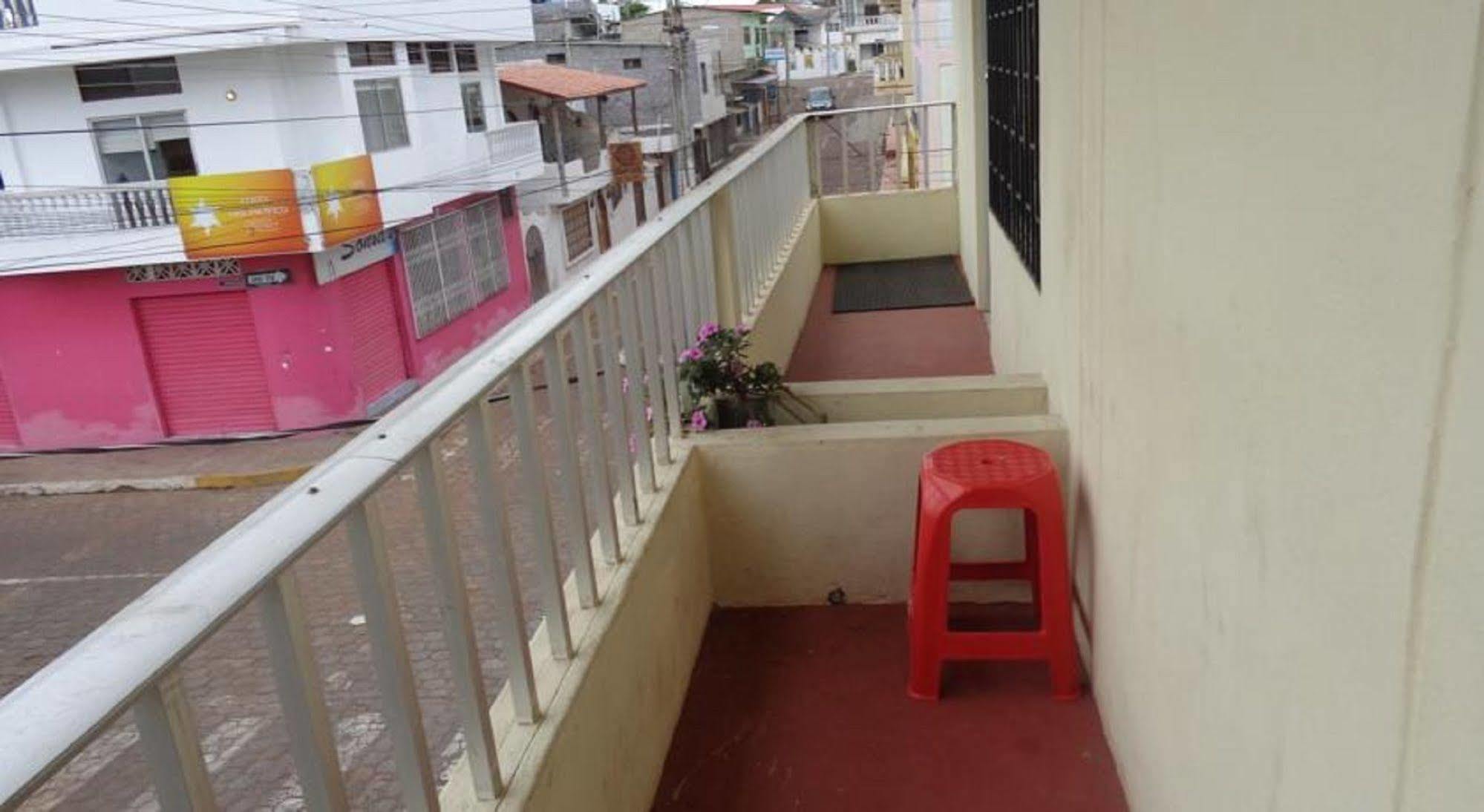 Hostal Miconia Puerto Ayora  Eksteriør billede